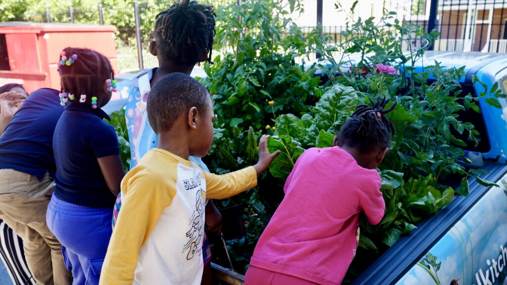 Children at the DC Central Kitchen Farm Truck