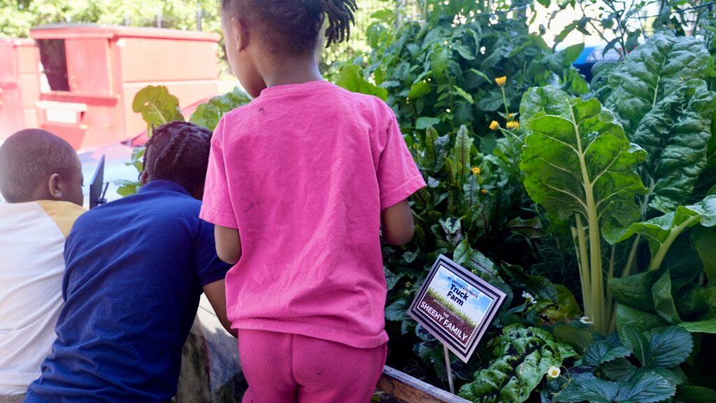 Children at the DC Central Kitchen Farm Truck